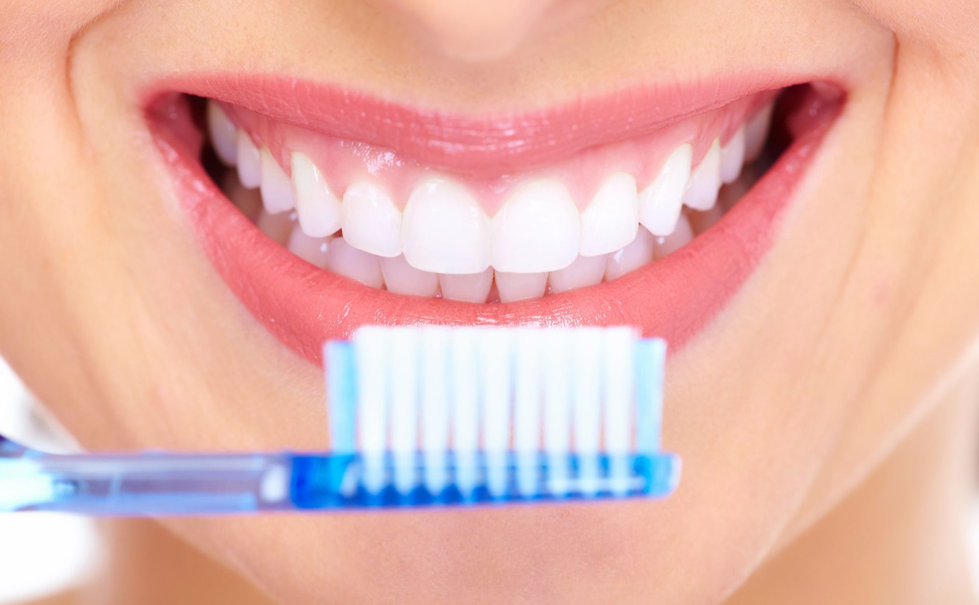 ¿Sabes cómo cepillar tus dientes adecuadamente?