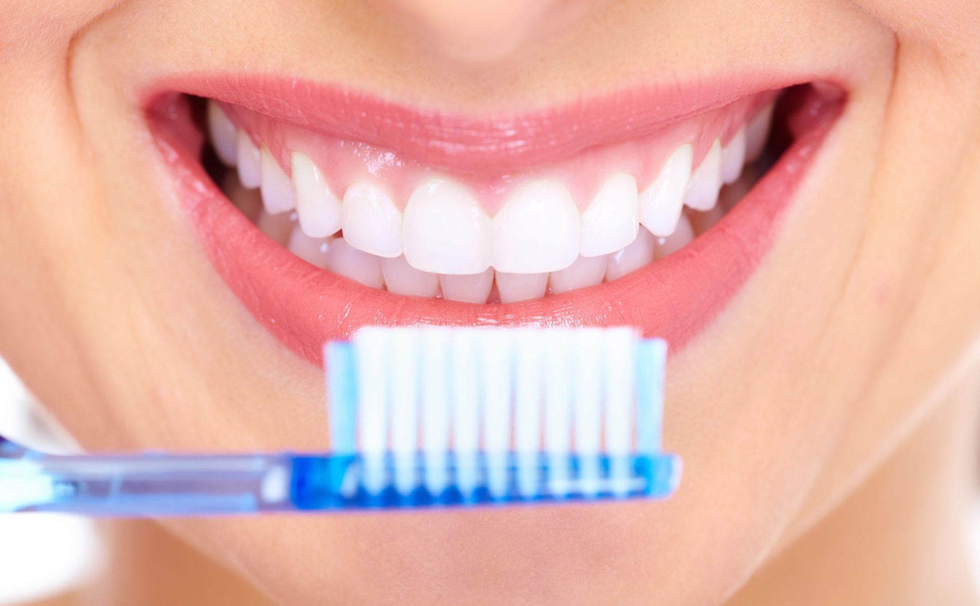 ¿Sabes cómo cepillar tus dientes adecuadamente?