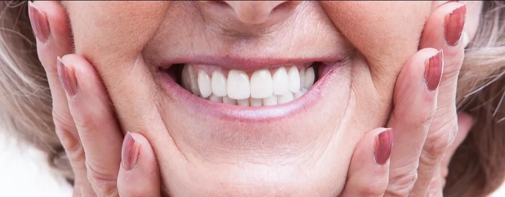 Colocación definitiva de una dentadura postiza